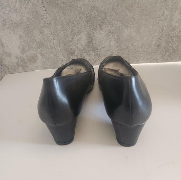 Comfort Well by Beacon Women Block Heeled Slip On Loafers Size US 8.5M Black - Picture 4 of 8